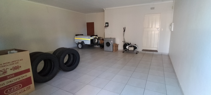 4 Bedroom Property for Sale in Jan Kempdorp Northern Cape